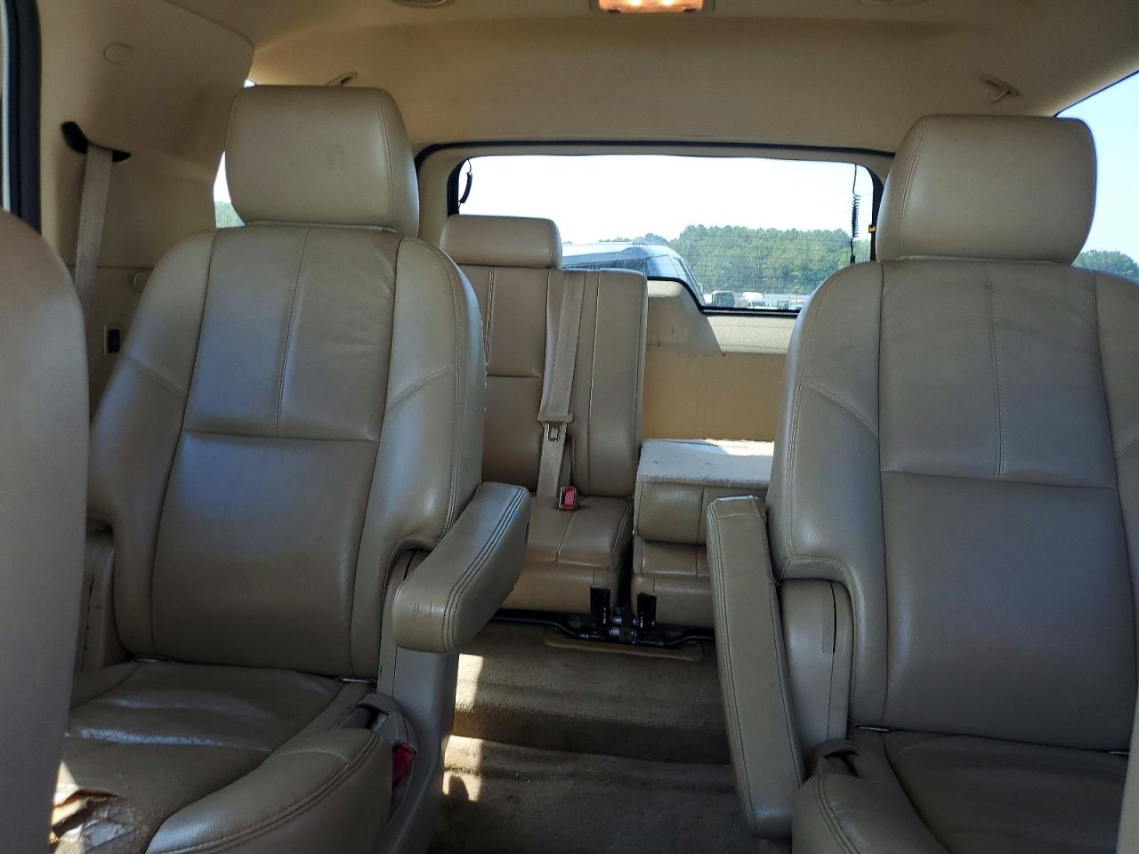 1GNSCBE08CR263199 · 2012 CHEVROLET TAHOE · 10/13