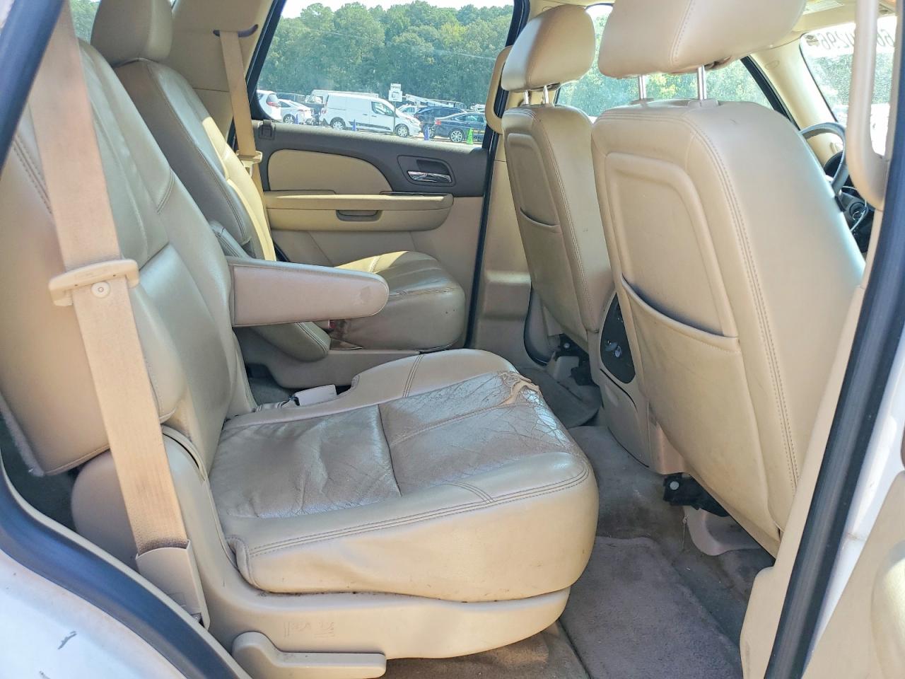 1GNSCBE08CR263199 · 2012 CHEVROLET TAHOE · 11/13