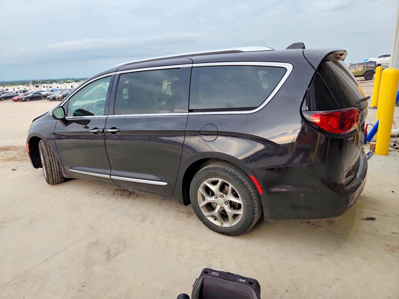 2C4RC1GG7KR550909 · 2019 CHRYSLER PACIFICA · 2/13