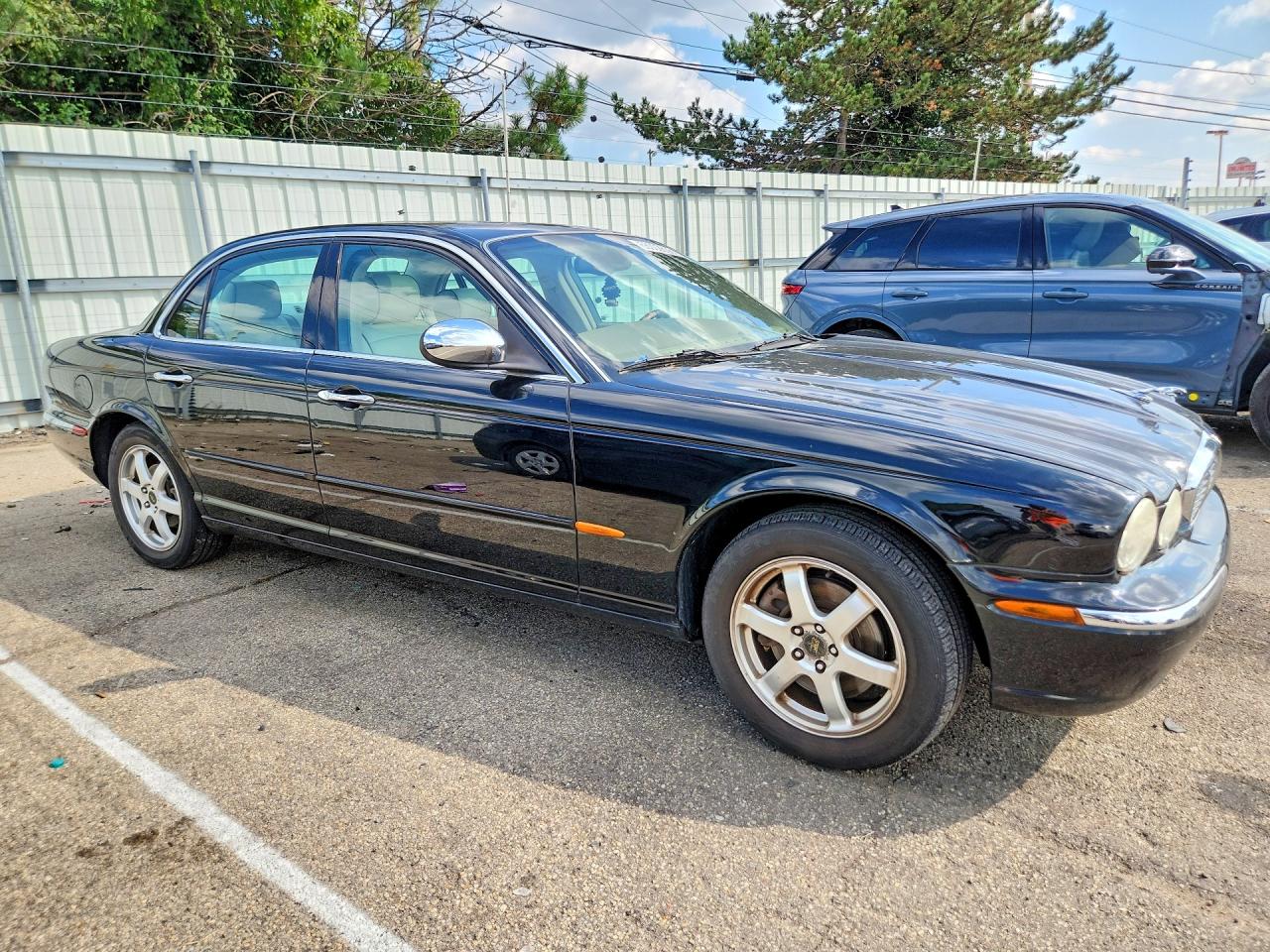 SAJEA74C34SG07556 · 2004 JAGUAR VANDENPLAS · 4/12