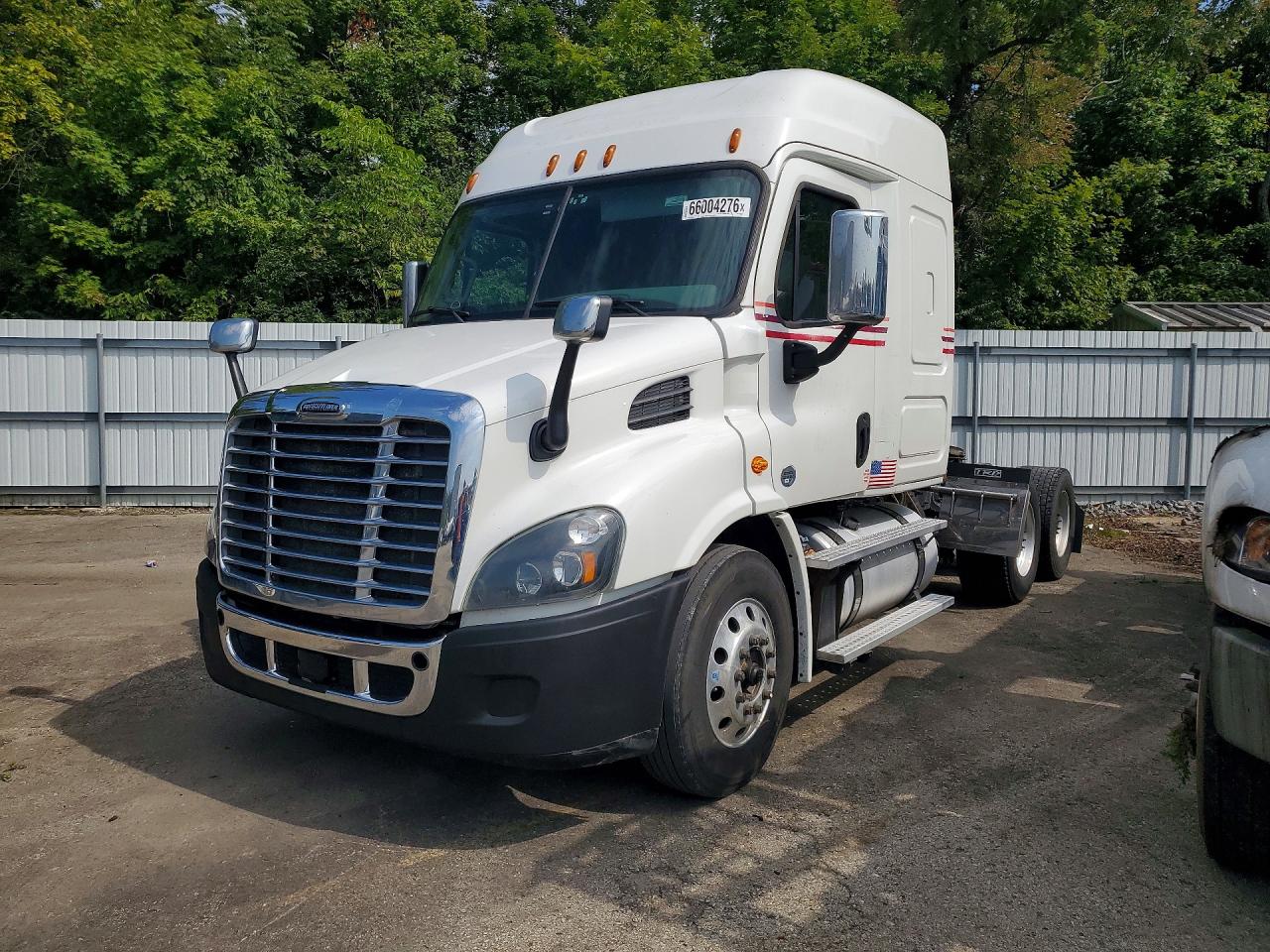 2016 FREIGHTLINER CASCADIA 113
