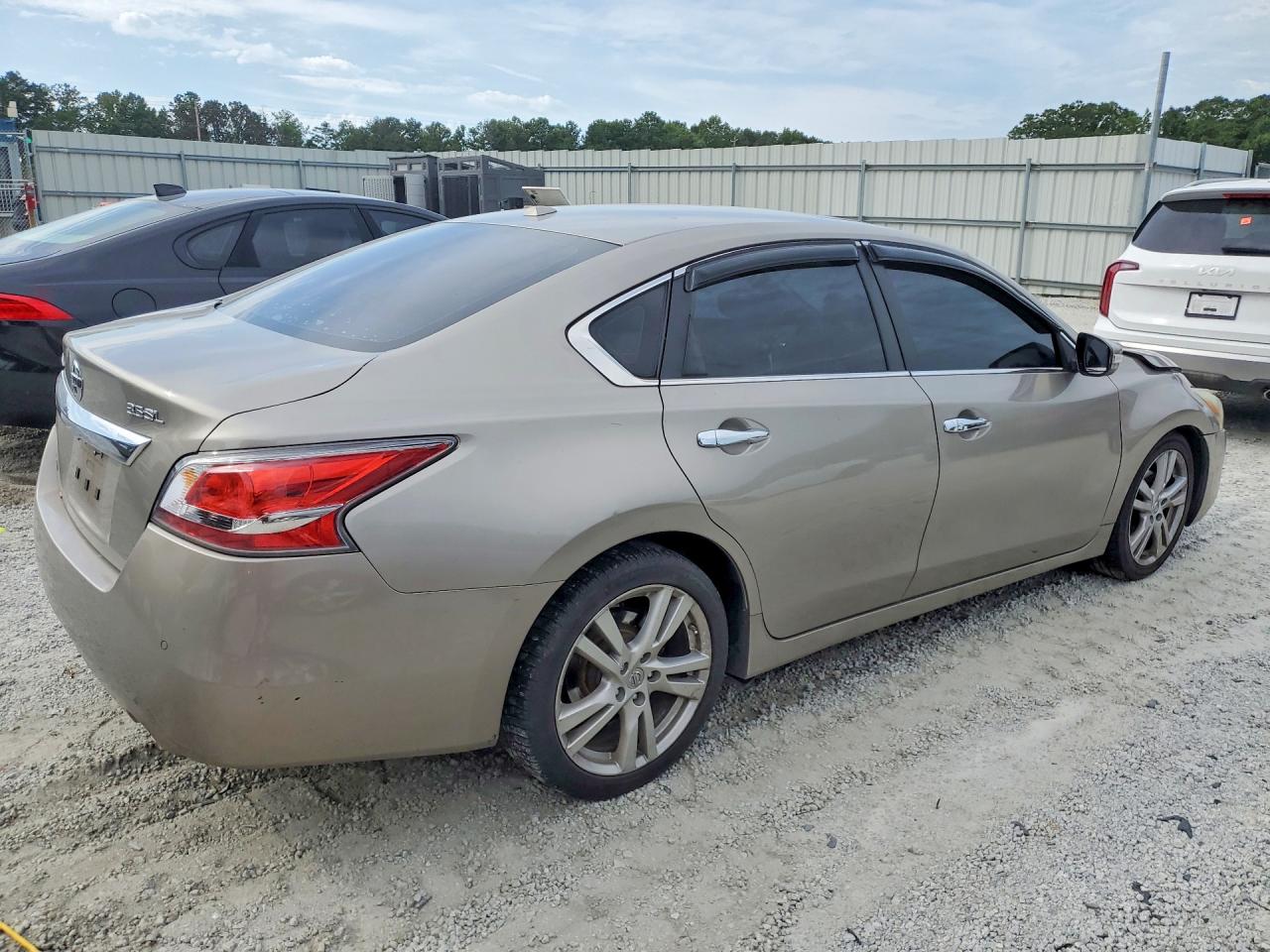 1N4BL3AP2FC478253 · 2015 NISSAN ALTIMA · 3/12