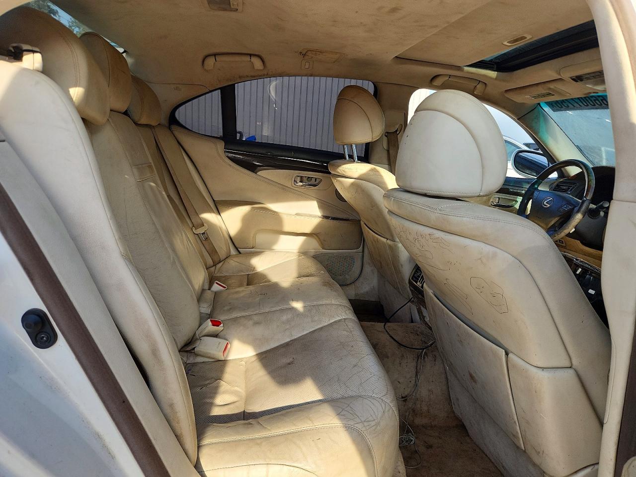 JTHBL46F375018376 · 2007 LEXUS LS · 10/12