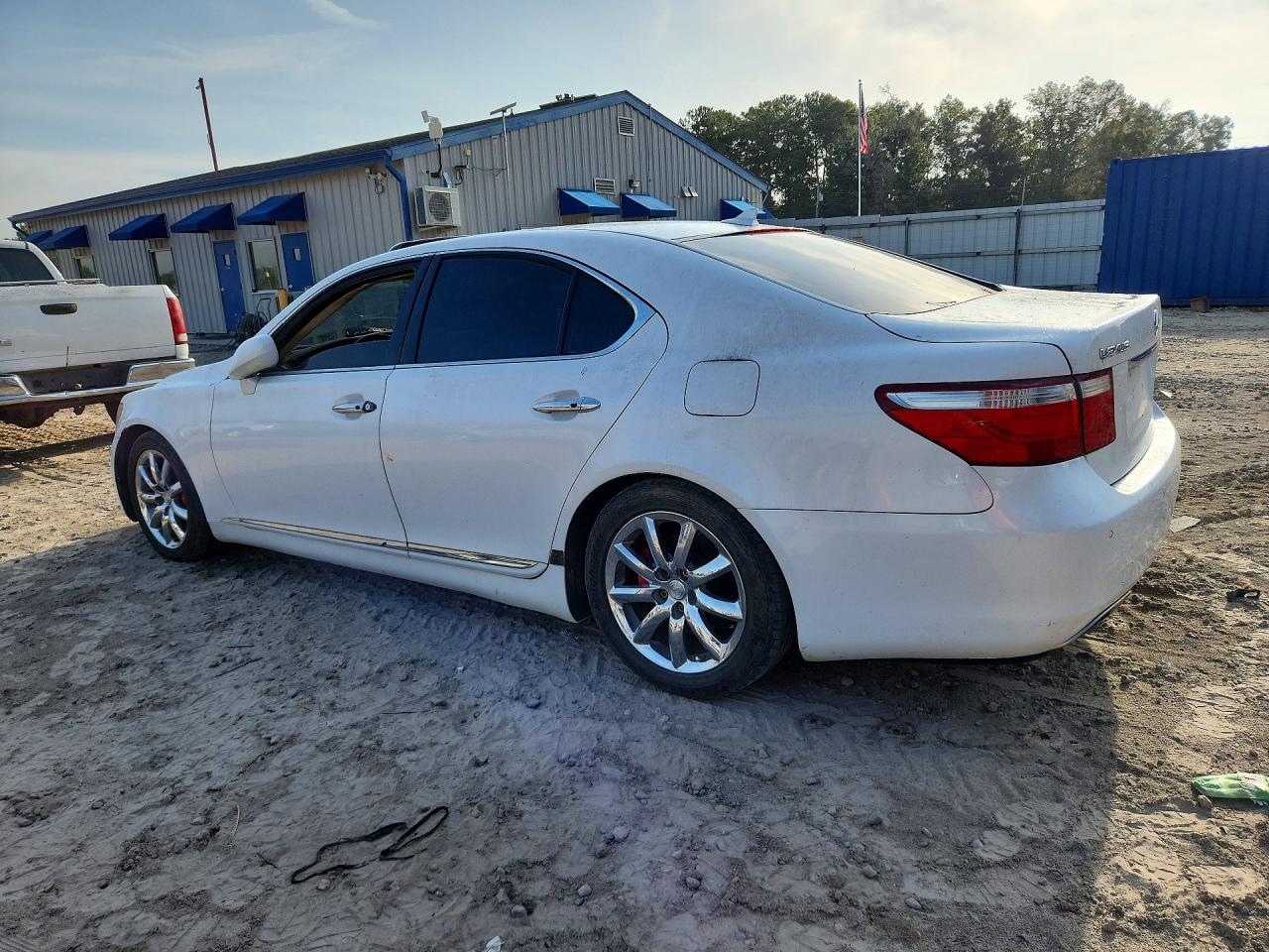 JTHBL46F375018376 · 2007 LEXUS LS · 2/12