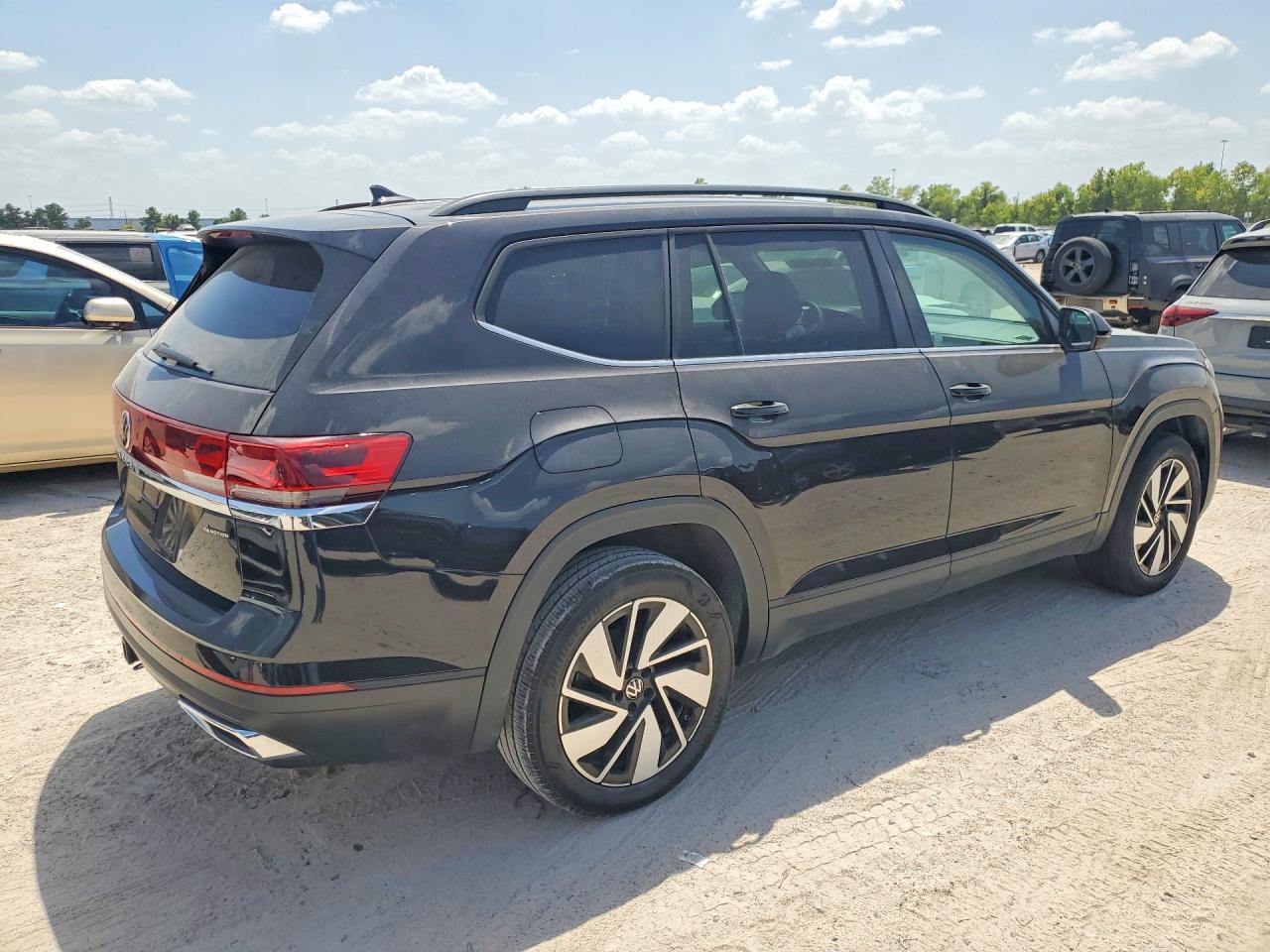 1V2HR2CA0SC565812 · 2025 VOLKSWAGEN ATLAS · 3/13