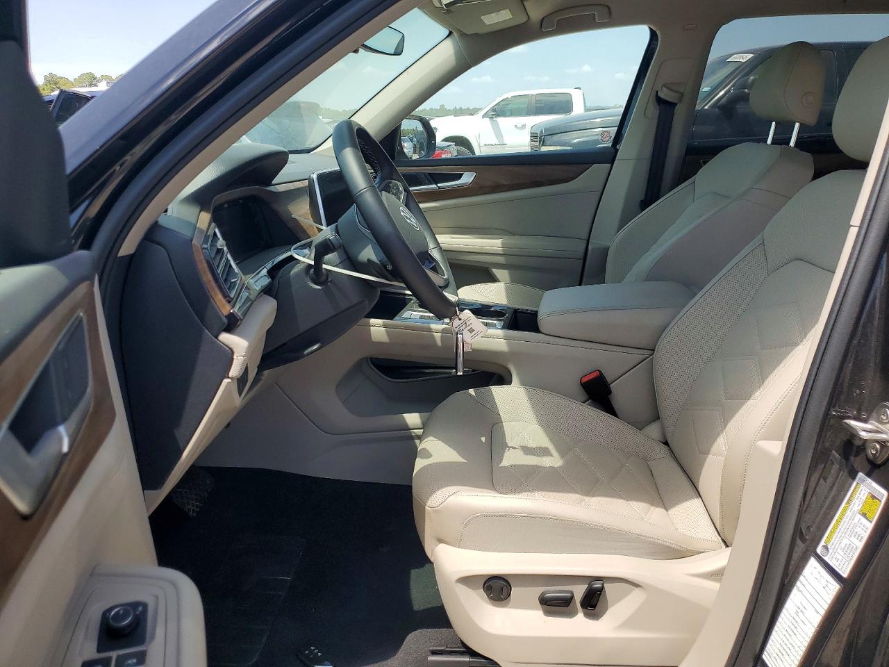 1V2HR2CA0SC565812 · 2025 VOLKSWAGEN ATLAS · 7/13
