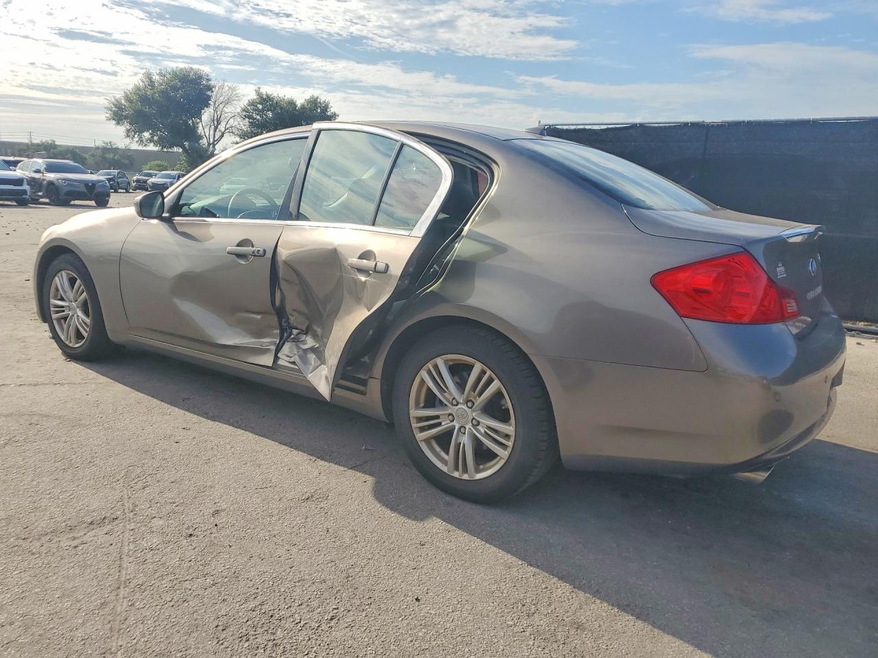 JN1CV6AP5AM401912 · 2010 INFINITI G37 SEDAN · 2/12