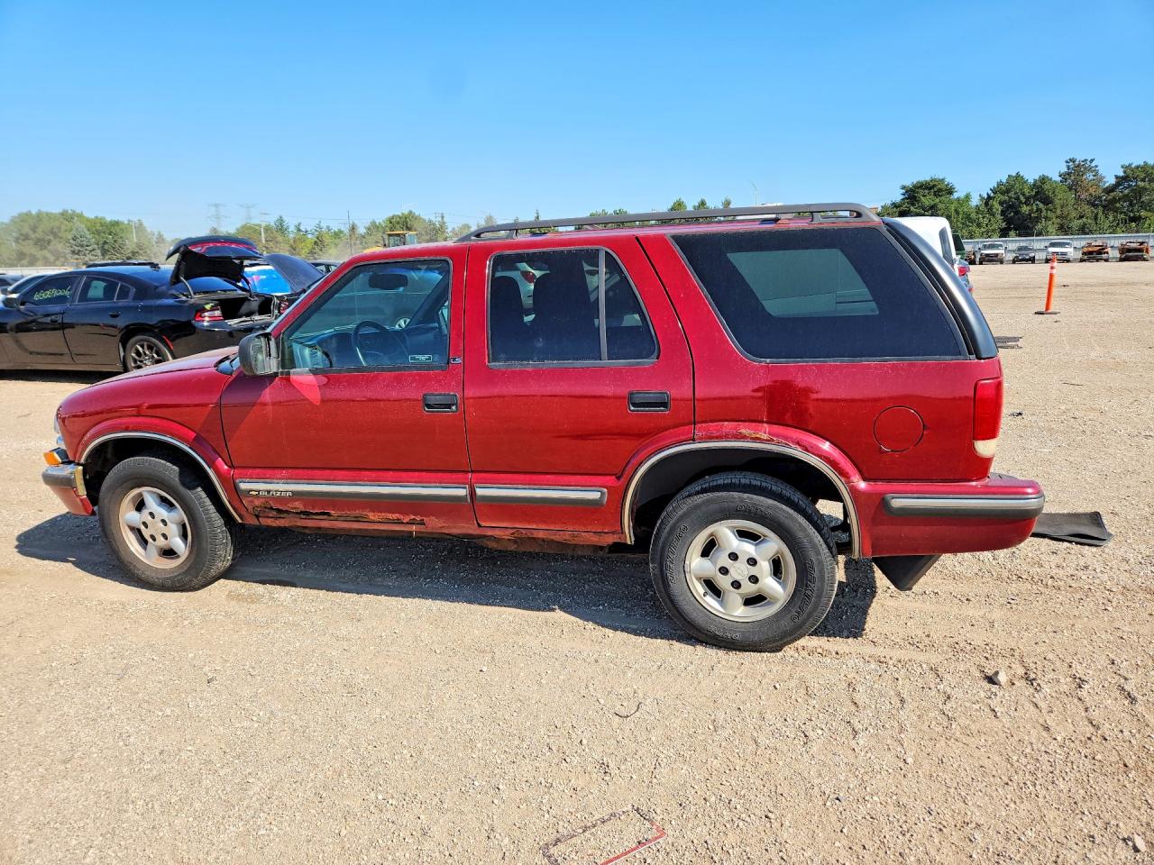 1GNDT13W1X2127229 · 1999 CHEVROLET BLAZER · 2/12
