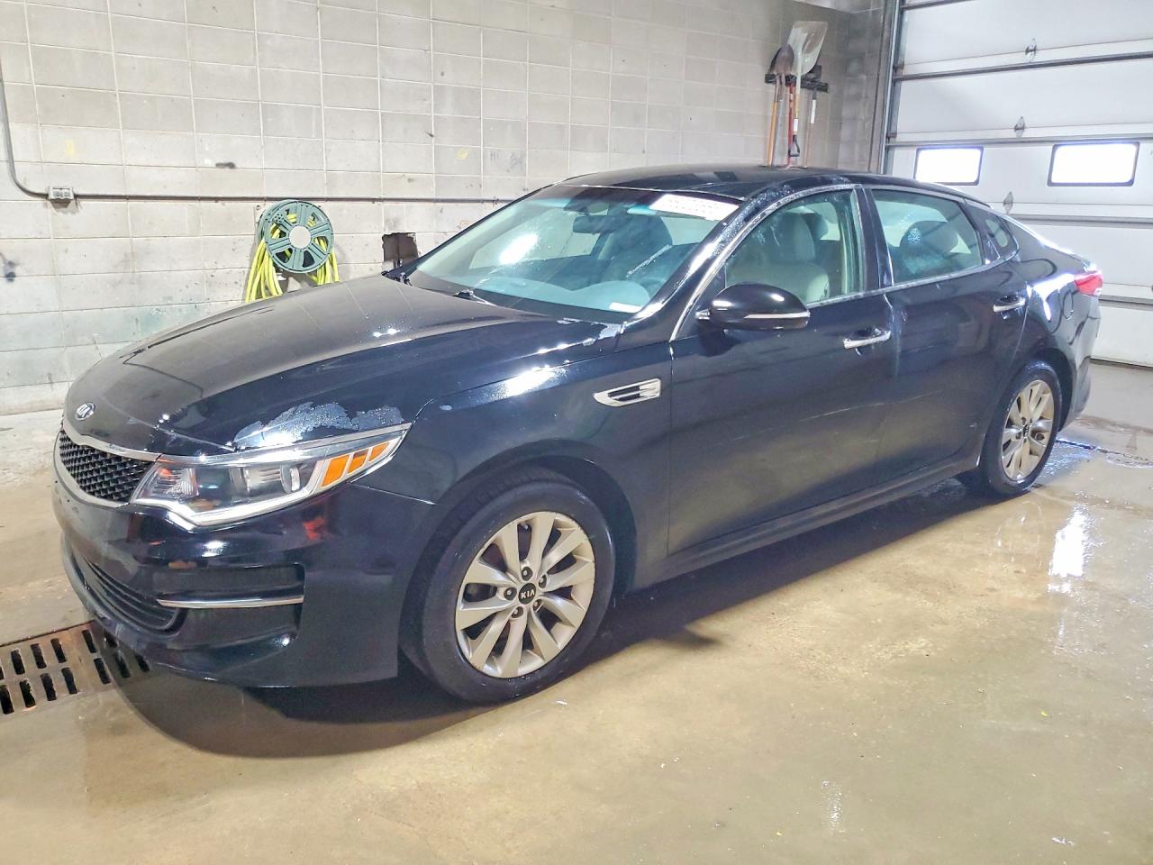5XXGT4L34GG073352 · 2016 KIA OPTIMA