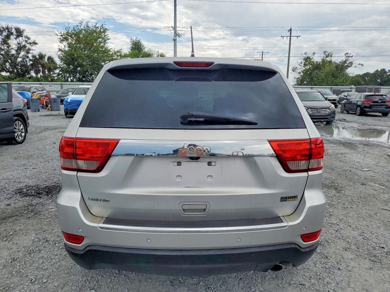 1J4RS5GG1BC558341 · 2011 JEEP GRAND CHEROKEE · 6/13