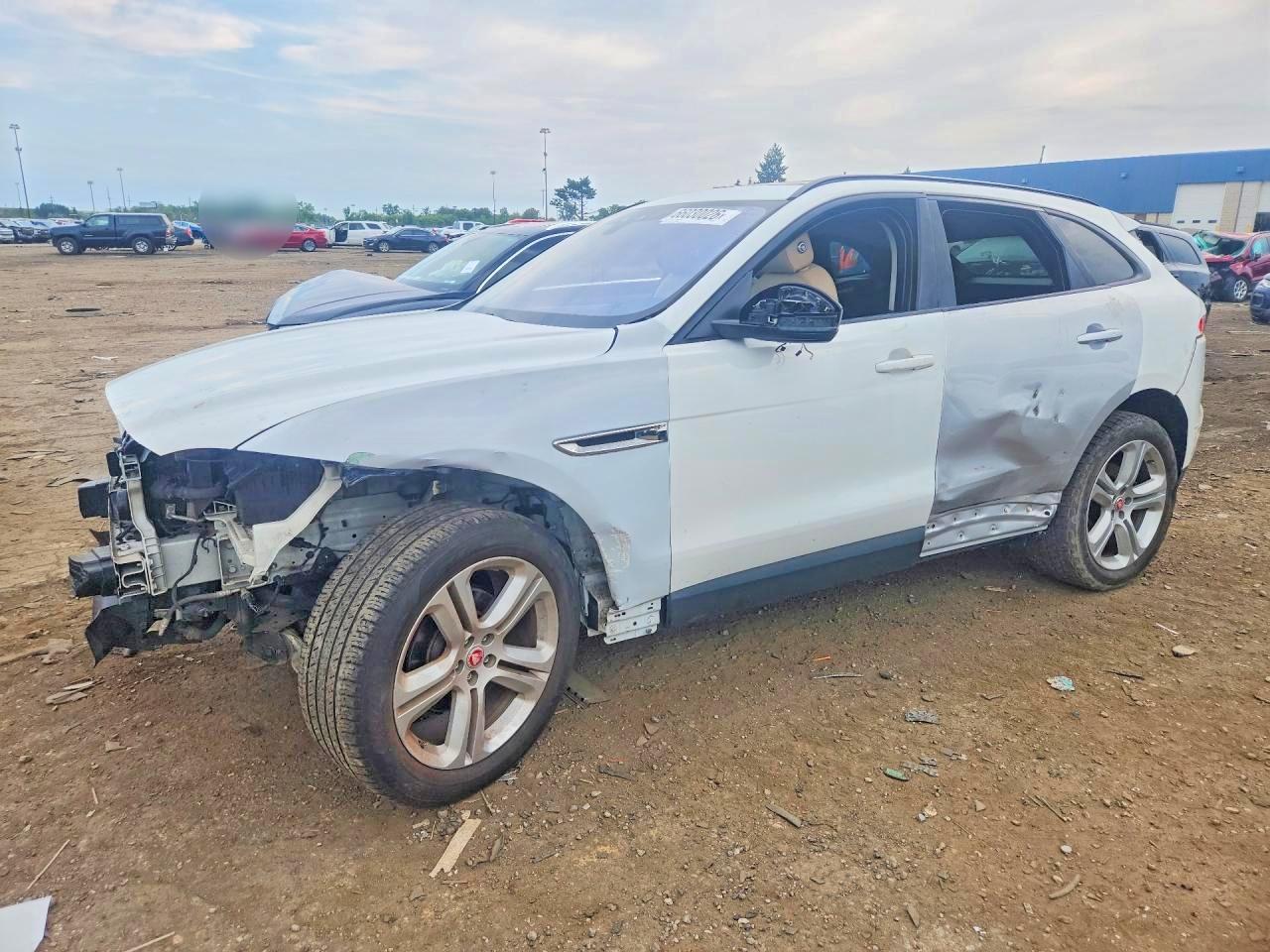 SADCJ2BV8HA884228 · 2017 JAGUAR F-PACE