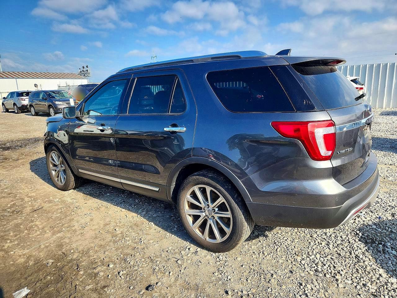 1FM5K8F88HGC34218 · 2017 FORD EXPLORER · 2/13