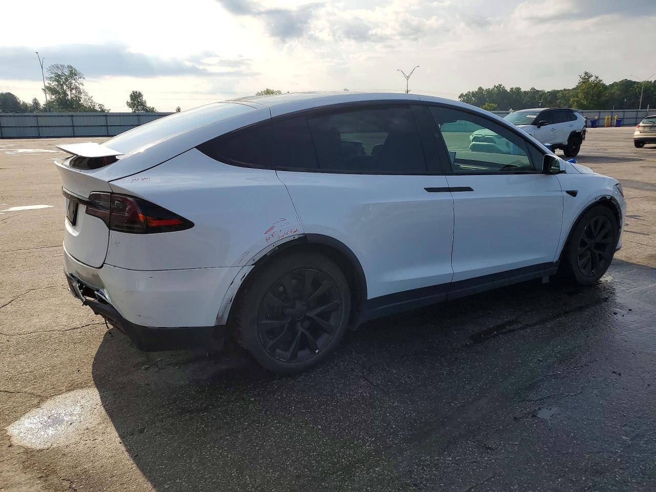 7SAXCBE59PF387426 · 2023 TESLA MODEL X · 3/13