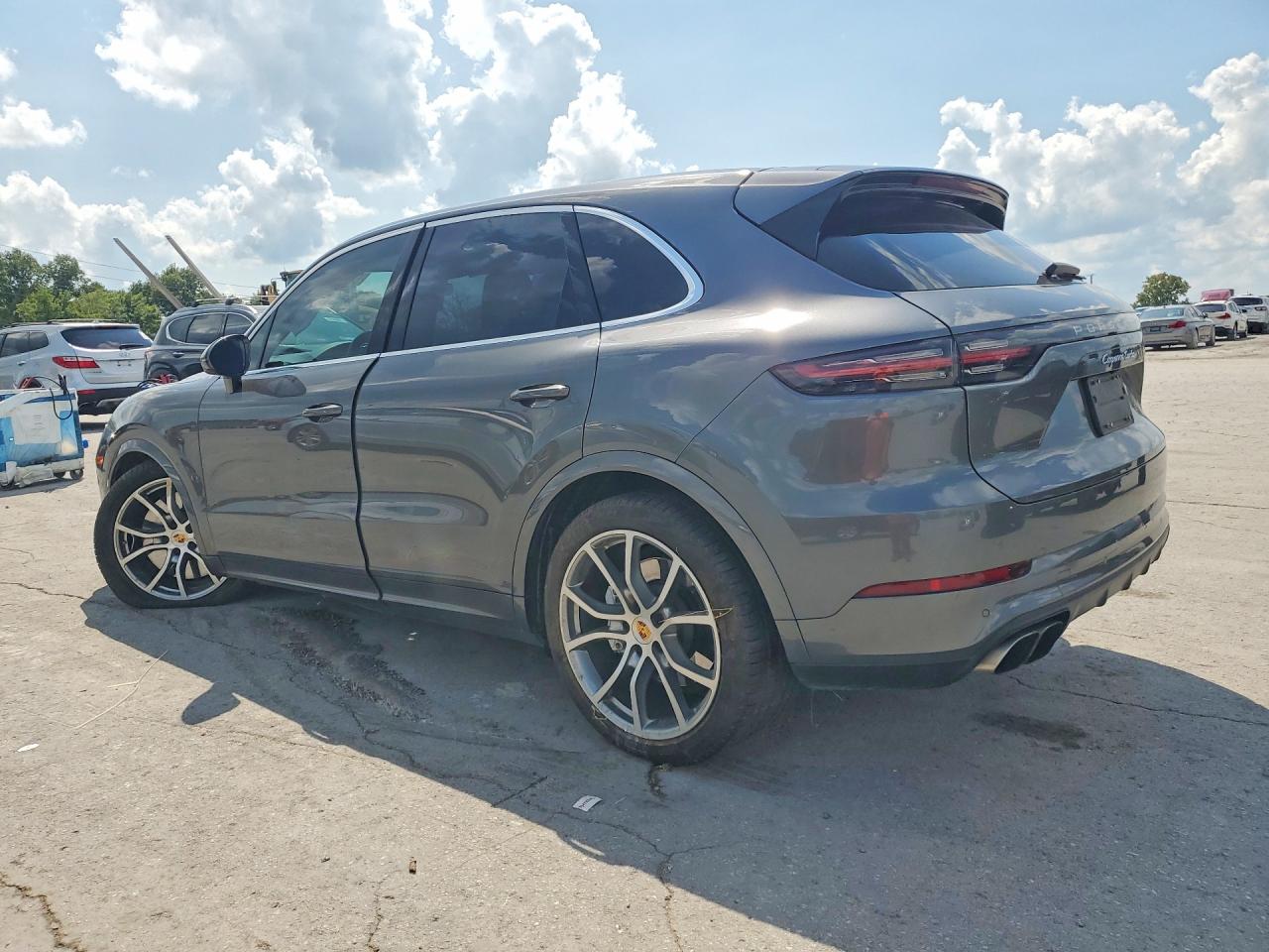 WP1AF2AY4KDA81551 · 2019 PORSCHE CAYENNE · 2/13