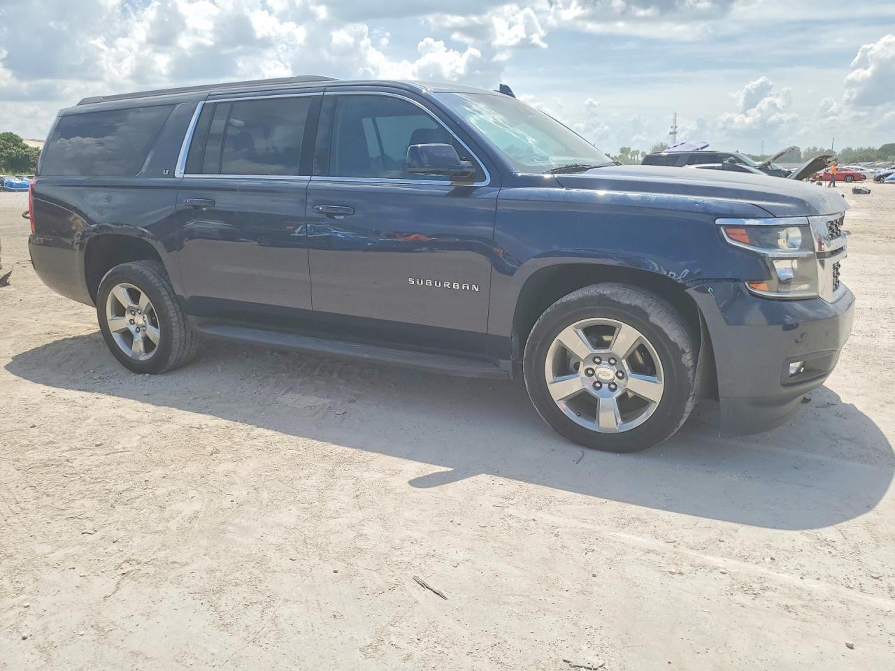 1GNSKHKC8JR130962 · 2018 CHEVROLET SUBURBAN · 4/13
