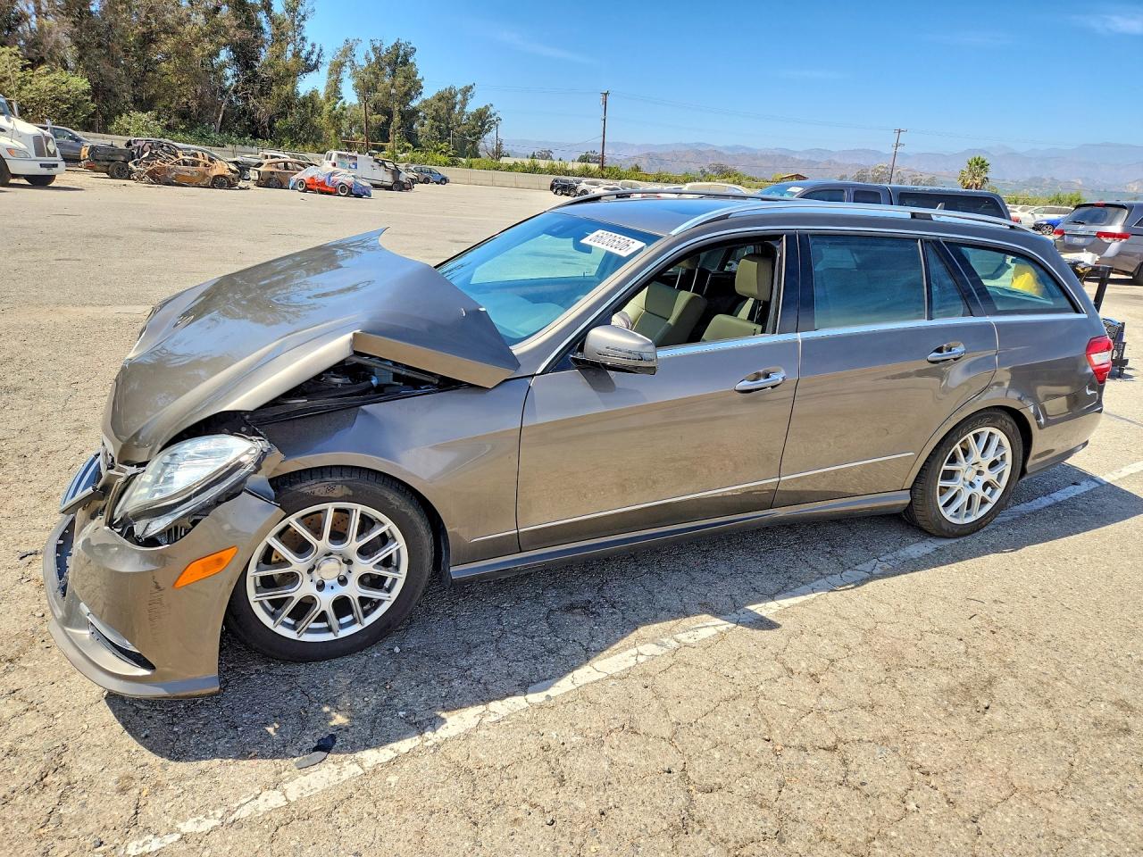 WDDHH8JB8DA675403 · 2013 MERCEDES-BENZ E
