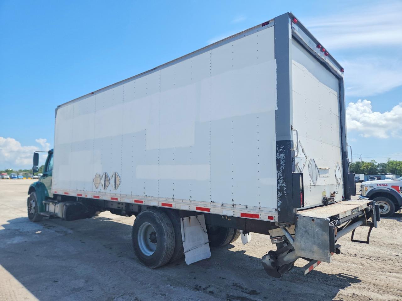 3ALACXDT7GDGN8772 · 2016 FREIGHTLINER M2 · 2/13