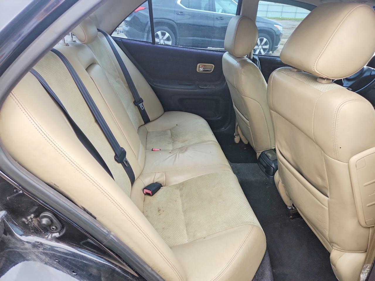 JTHBD182010032309 · 2001 LEXUS IS · 10/12