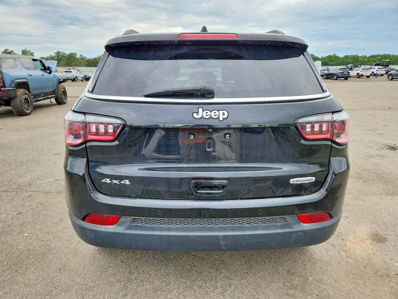 3C4NJDBB4JT354911 · 2018 JEEP COMPASS · 6/13
