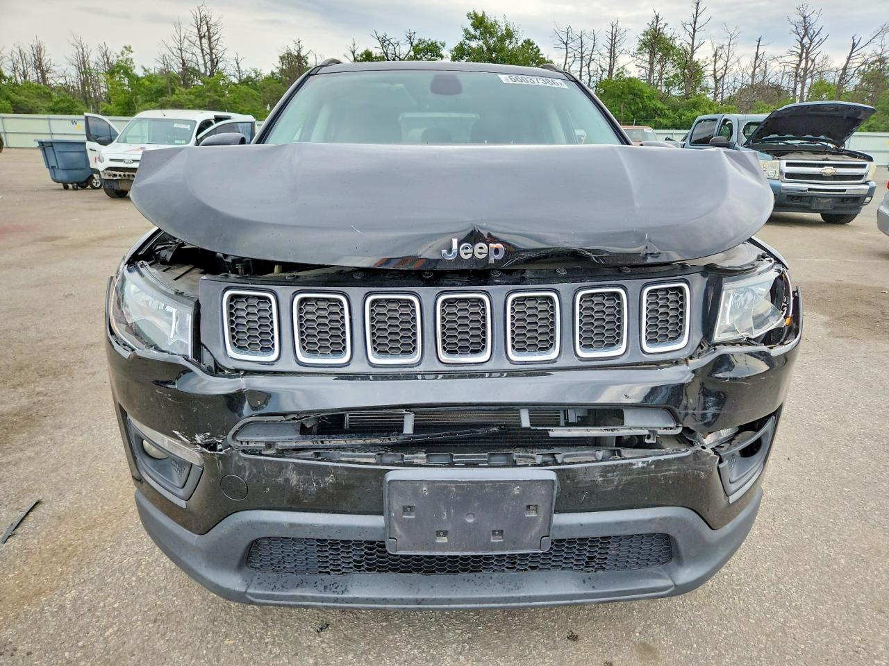 3C4NJDBB4JT354911 · 2018 JEEP COMPASS · 5/13