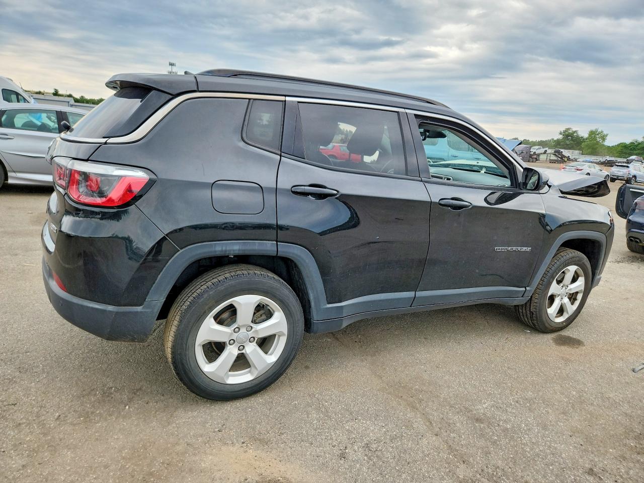 3C4NJDBB4JT354911 · 2018 JEEP COMPASS · 3/13