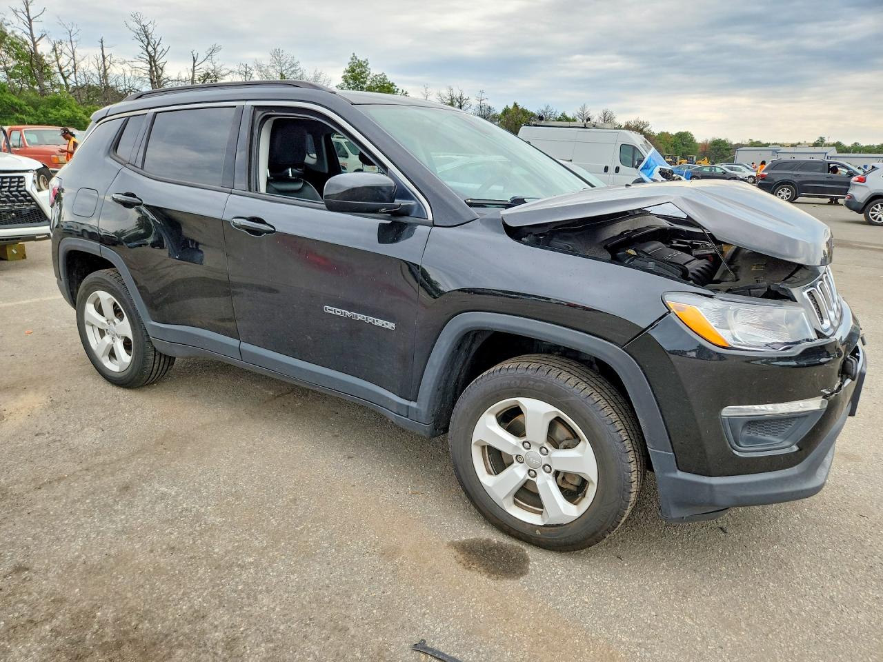 3C4NJDBB4JT354911 · 2018 JEEP COMPASS · 4/13