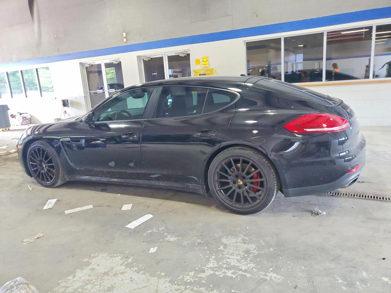 WP0AA2A77FL002411 · 2015 PORSCHE PANAMERA · 2/12