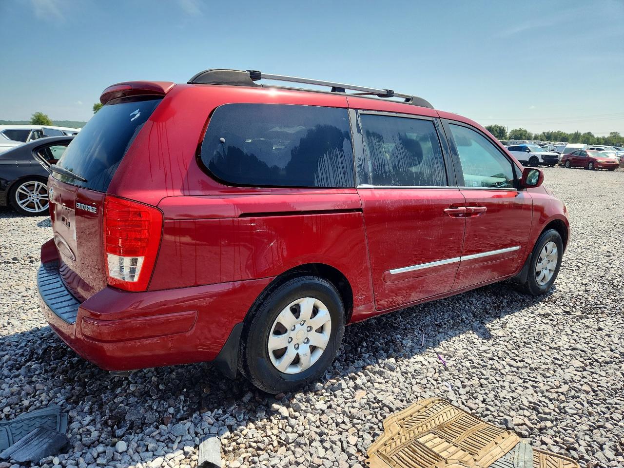 KNDMC233976022953 · 2007 HYUNDAI ENTOURAGE · 3/13
