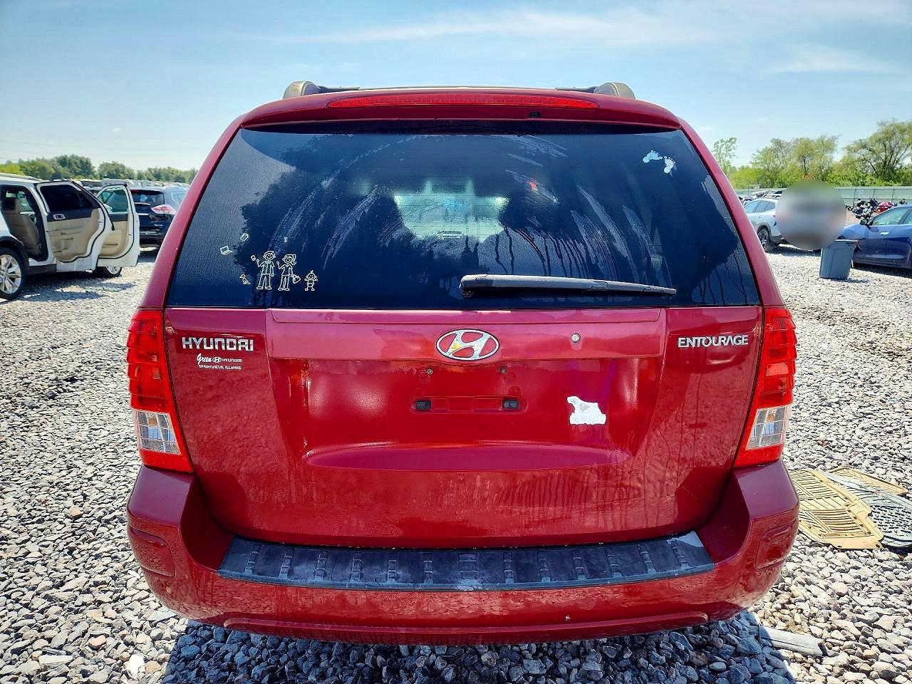 KNDMC233976022953 · 2007 HYUNDAI ENTOURAGE · 6/13