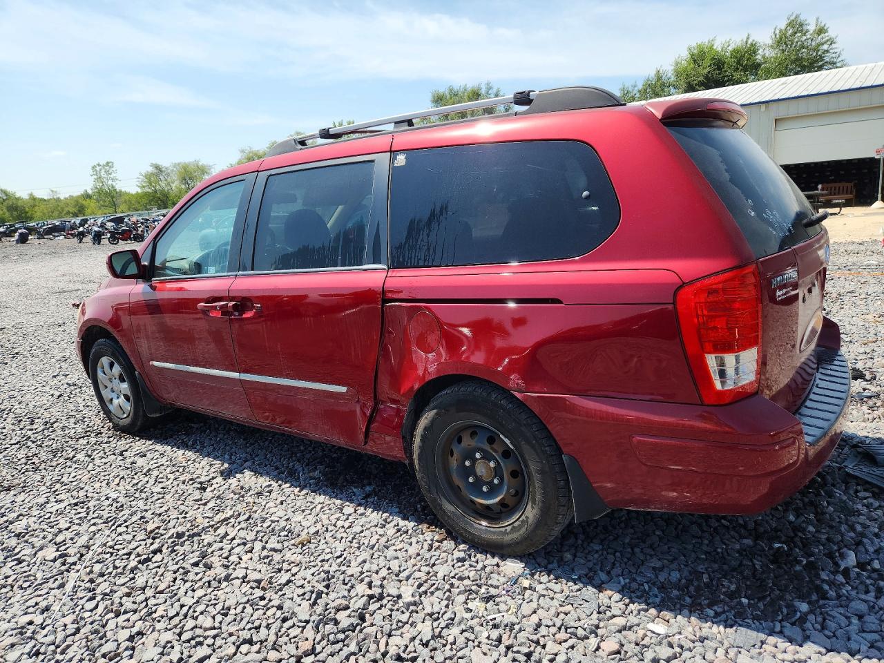 KNDMC233976022953 · 2007 HYUNDAI ENTOURAGE · 2/13