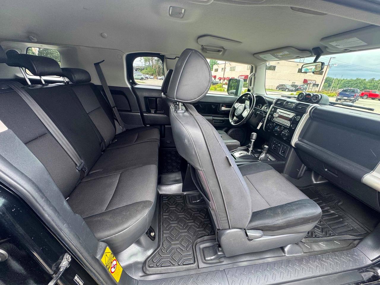 JTEBU11F58K032394 · 2008 TOYOTA FJ CRUISER · 6/11