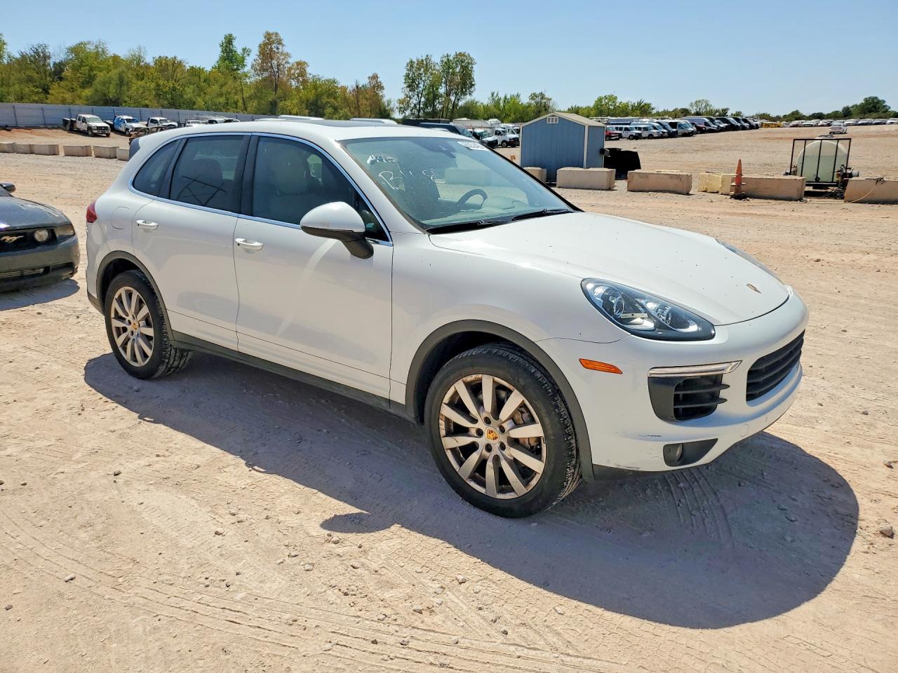 WP1AB2A24HLA52752 · 2017 PORSCHE CAYENNE · 4/13