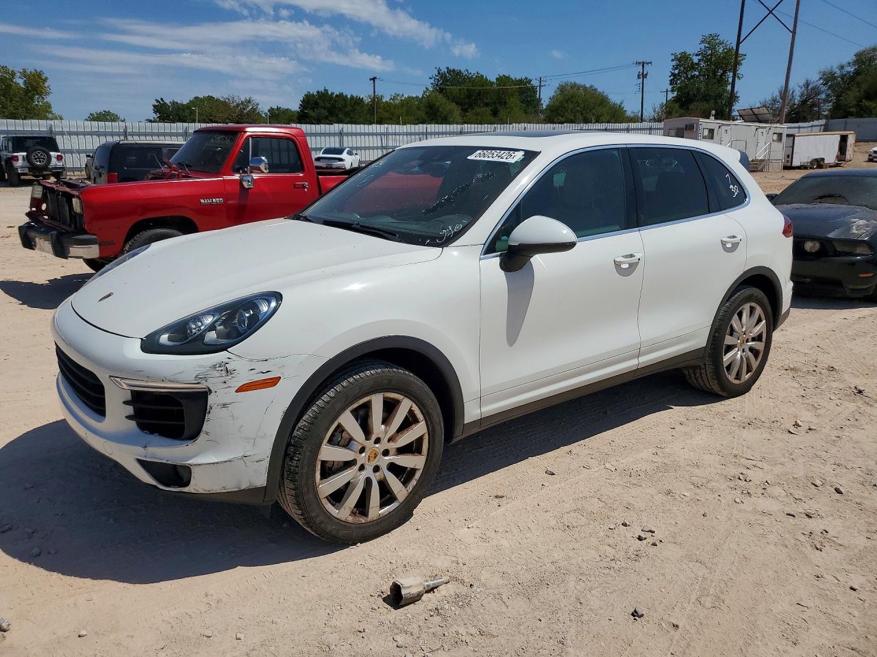 2017 PORSCHE CAYENNE