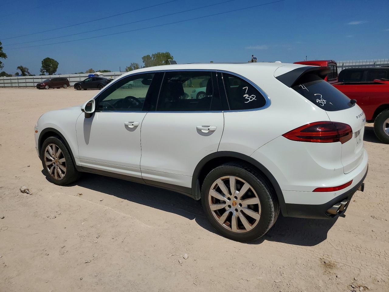 WP1AB2A24HLA52752 · 2017 PORSCHE CAYENNE · 2/13