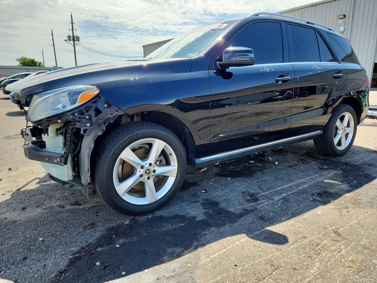 4JGDA5JB5HA946771 · 2017 MERCEDES-BENZ GLE