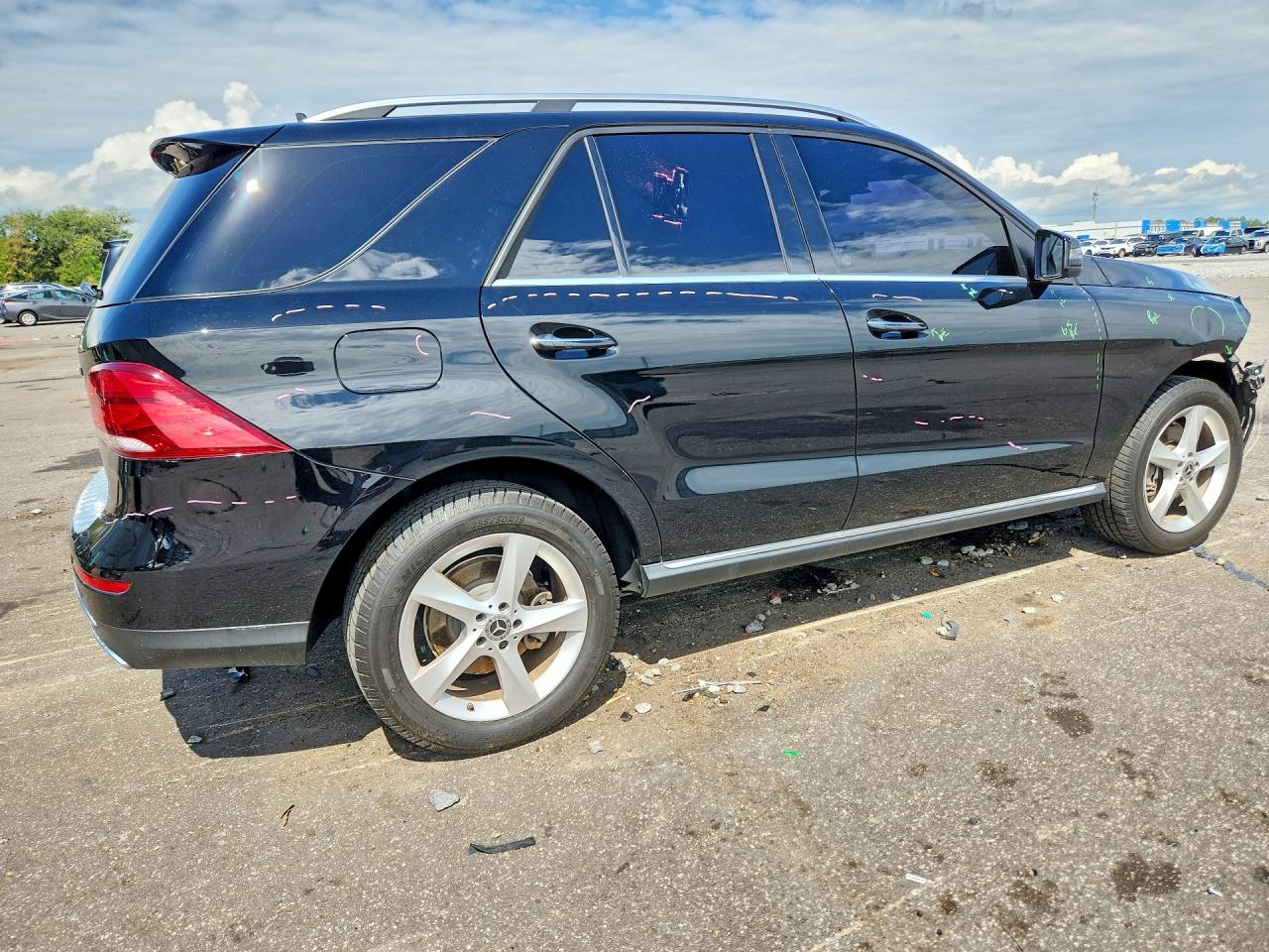 4JGDA5JB5HA946771 · 2017 MERCEDES-BENZ GLE · 3/14