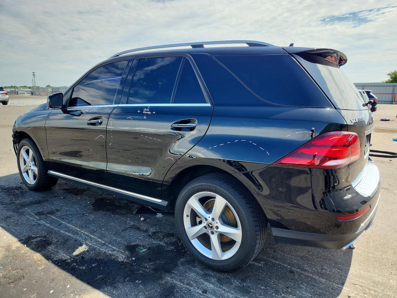 4JGDA5JB5HA946771 · 2017 MERCEDES-BENZ GLE · 2/14