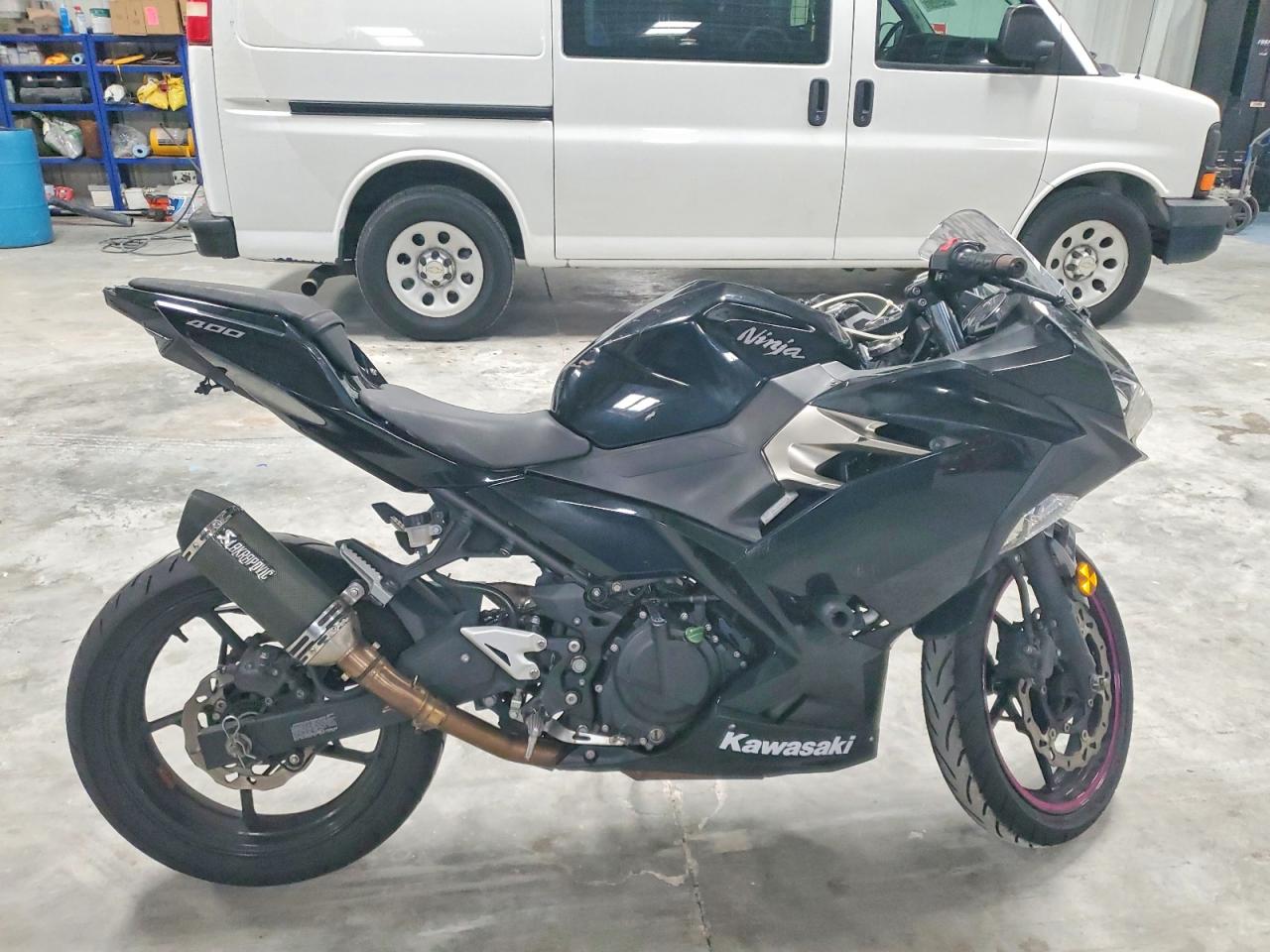 JKAEXKH11JDA12191 · 2018 KAWASAKI EX400