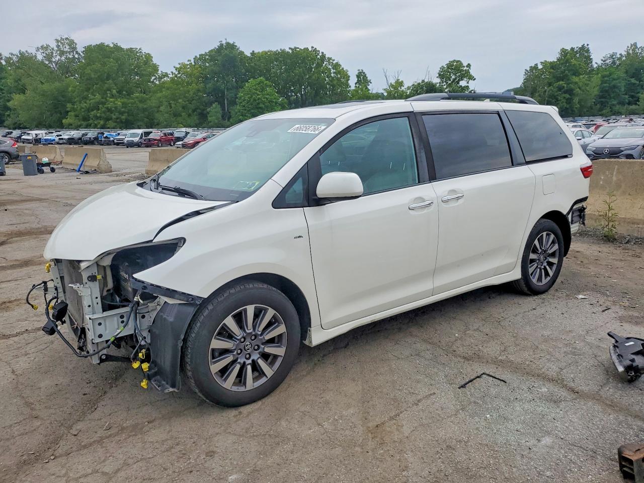 5TDDZ3DC6LS242077 · 2020 TOYOTA SIENNA