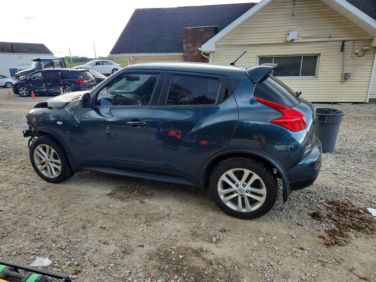 JN8AF5MV9ET481981 · 2014 NISSAN JUKE · 2/12