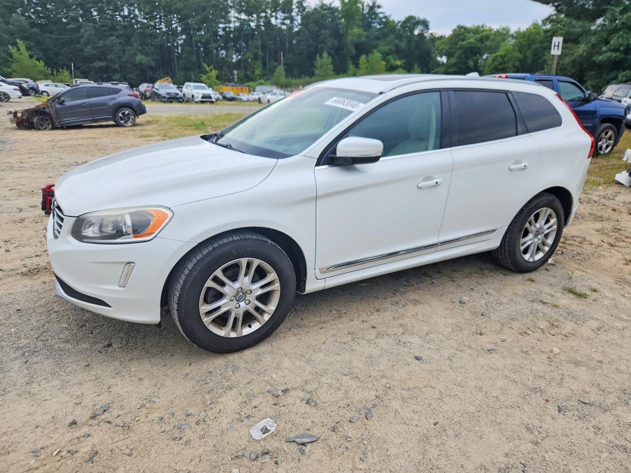 2016 VOLVO XC60