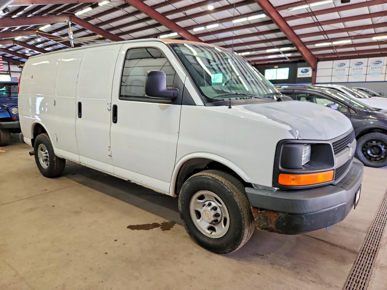1GCGG25V261106267 · 2006 CHEVROLET EXPRESS G2500 · 4/13