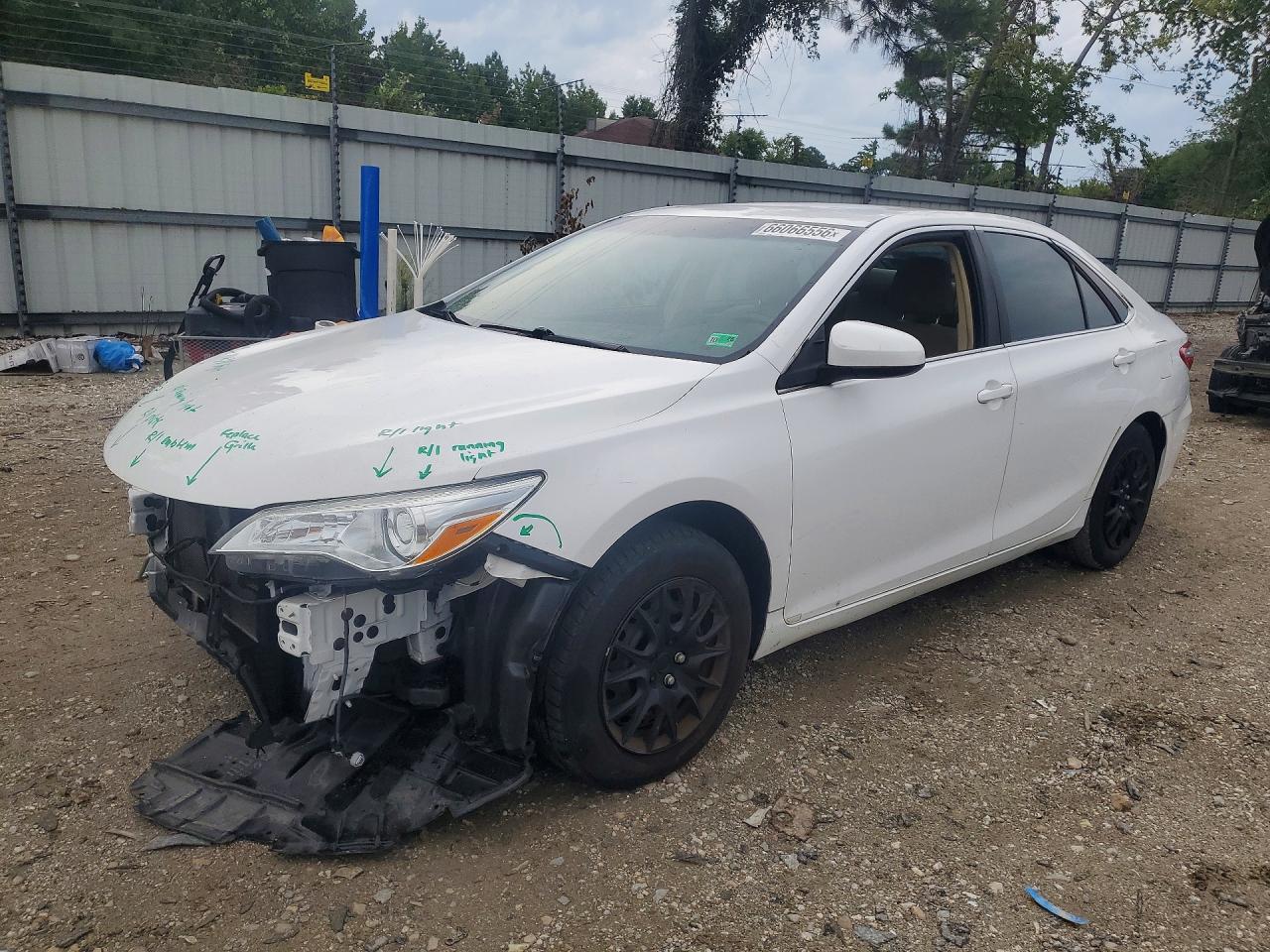 4T1BF1FK4GU141643 · 2016 TOYOTA CAMRY