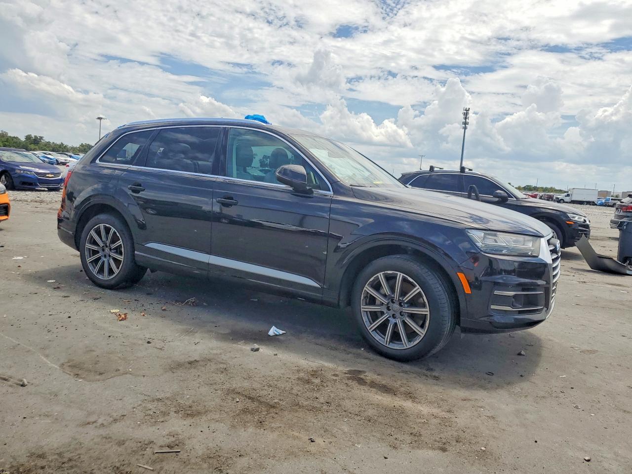 WA1LHAF72JD029911 · 2018 AUDI Q7 · 4/13