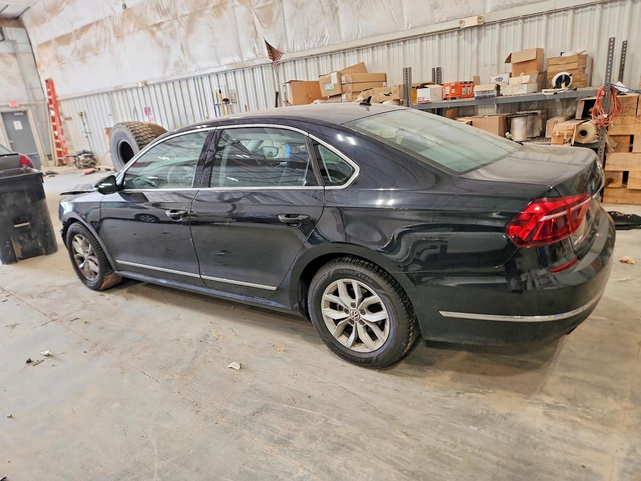 1VWAT7A38HC045238 · 2017 VOLKSWAGEN PASSAT · 2/12