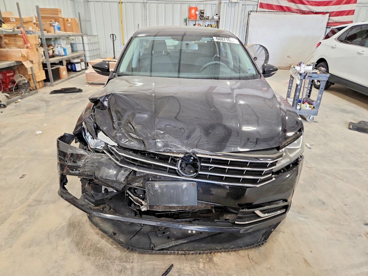 1VWAT7A38HC045238 · 2017 VOLKSWAGEN PASSAT · 5/12