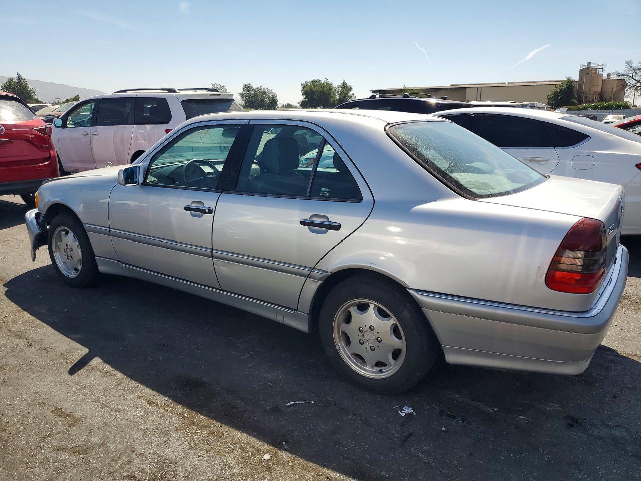 WDBHA23G3WA649071 · 1998 MERCEDES-BENZ C · 2/12