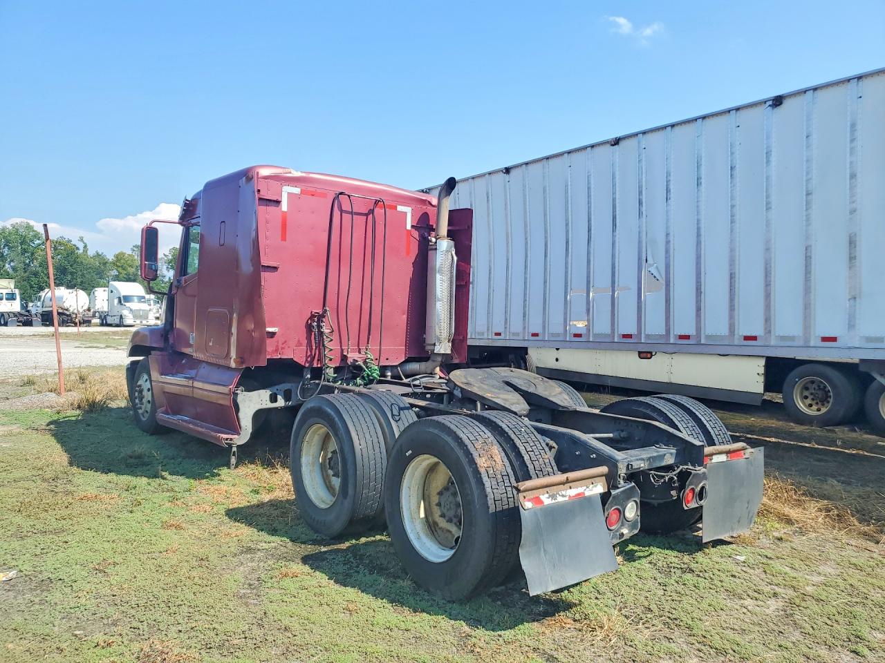 1FUJBBCG76LU69878 · 2006 FREIGHTLINER TRAC/TRAIL · 2/12