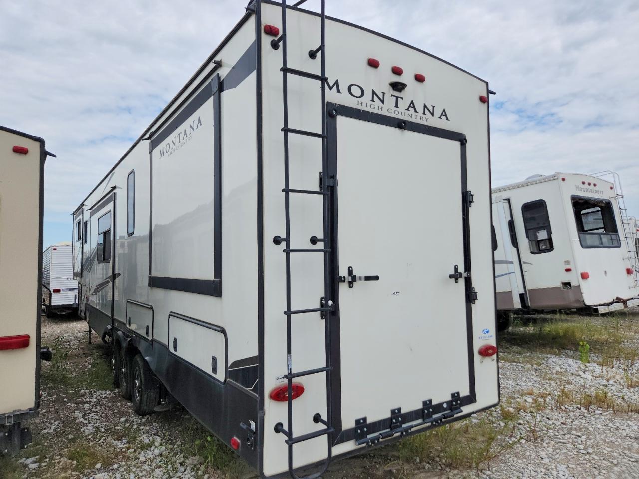 4YDF38331MA742605 · 2021 KEYSTONE MONTANA · 3/10