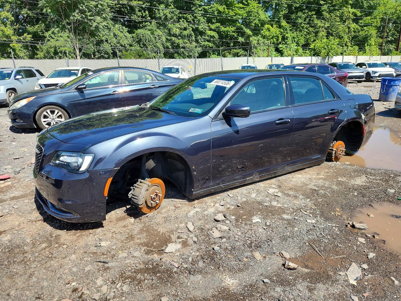 2C3CCAGG8KH561482 · 2019 CHRYSLER 300